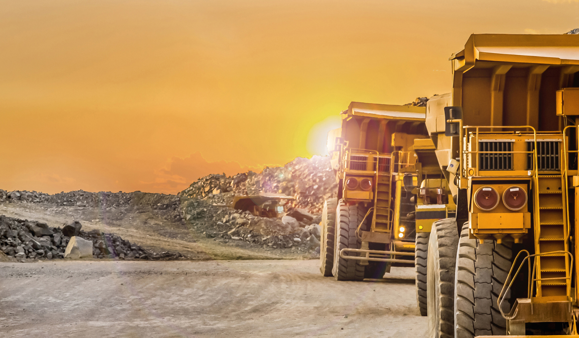  Mining Industry Dump Trucks 